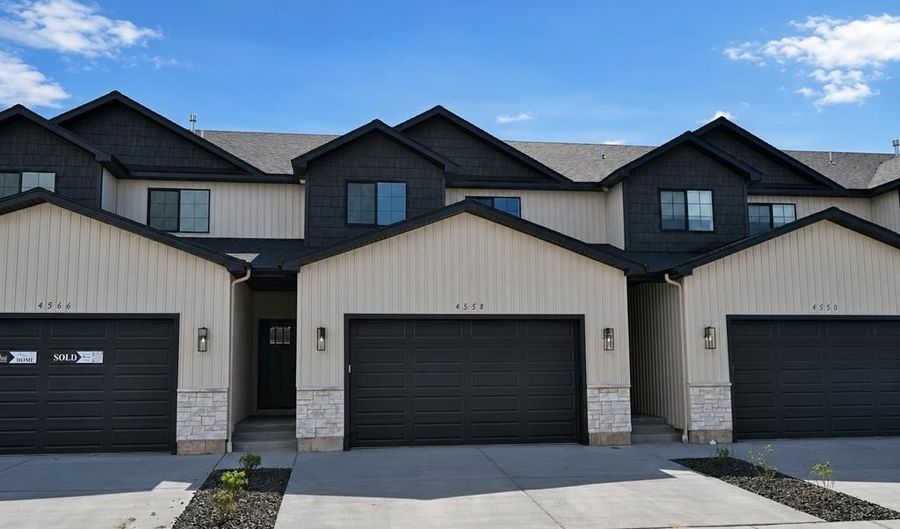 4558 Kapono Ct, Ammon, ID 83406 - 3 Beds, 3 Bath