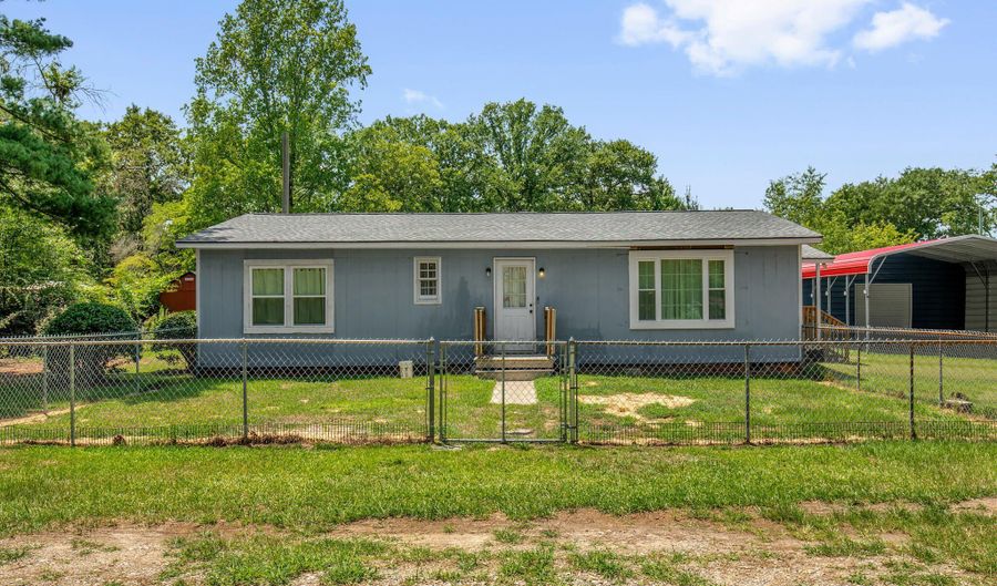 157 Flat Rock Ln, Aberdeen, NC 28315 - 3 Beds, 2 Bath