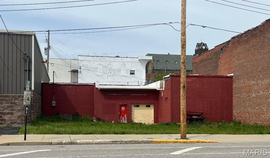 528 E Broadway, Alton, IL 62002 - 0 Beds, 0 Bath