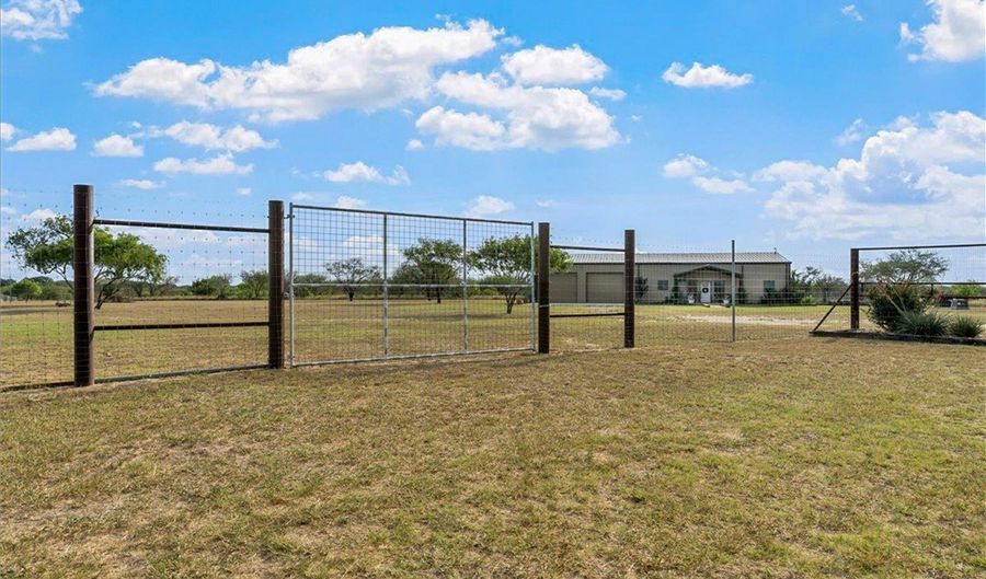 226 Private Rd 3251, Alice, TX 78332 - 4 Beds, 2 Bath