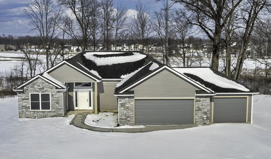 3427 Cantabria Cv, Auburn, IN 46706 - 3 Beds, 2 Bath