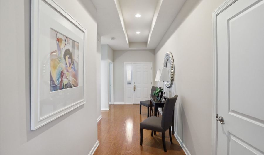 921 Hildebrand Dr, Indianapolis, IN 46217 - 3 Beds, 2 Bath