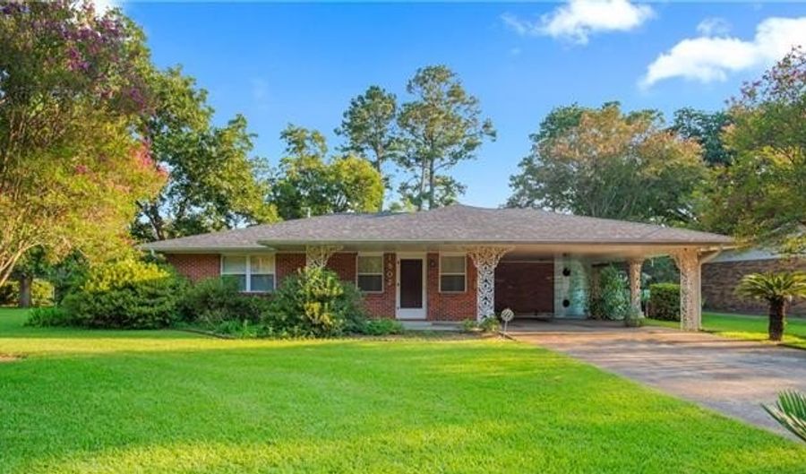 1802 SHIRLEY PARK Pl, Alexandria, LA 71301 - 3 Beds, 2 Bath