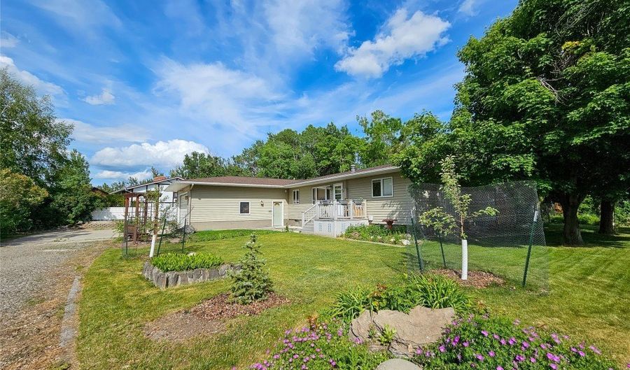 400 E 9th Ave, Big Timber, MT 59011 - 4 Beds, 3 Bath