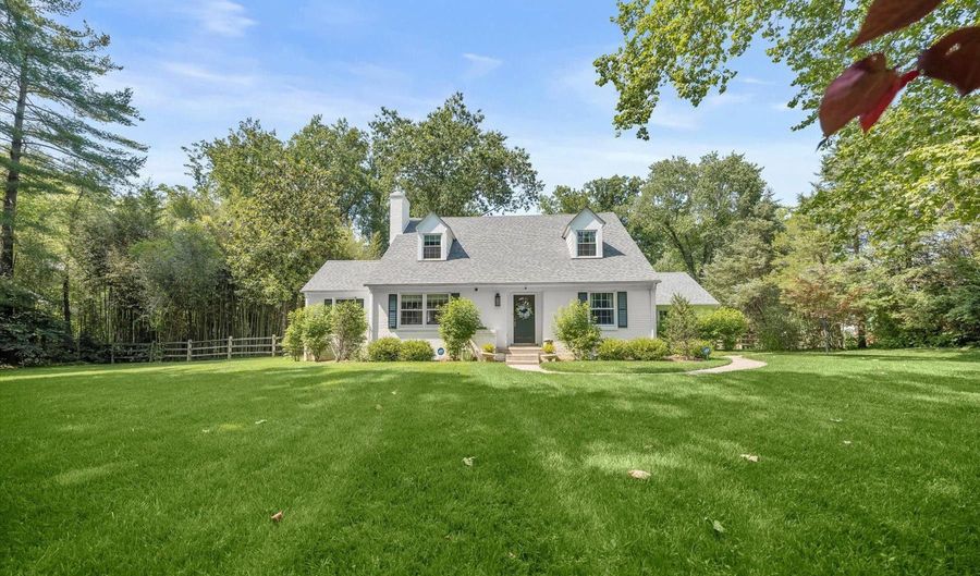 8436 BURNING TREE Rd, Bethesda, MD 20817 - 4 Beds, 3 Bath