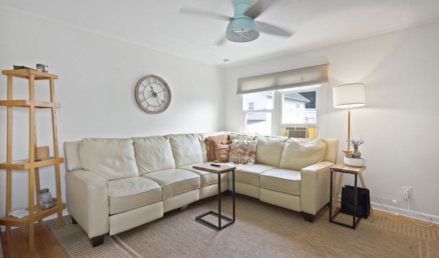 51 Indian Neck Ave, Branford, CT 06405 - 2 Beds, 2 Bath
