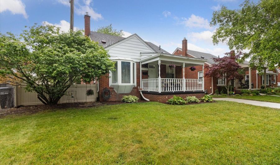 9629 Carter Ave, Allen Park, MI 48101 - 3 Beds, 2 Bath