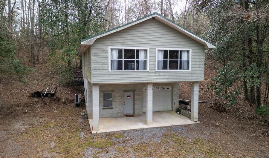 1380 Landing Rd, Baxley, GA 31513 - 2 Beds, 2 Bath