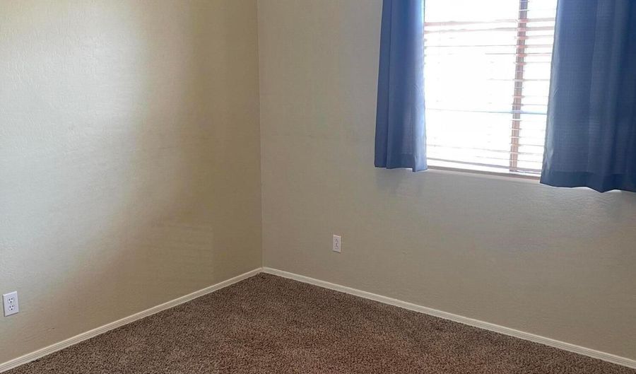 2619 E Hazeltine Way, Chandler, AZ 85249 - 4 Beds, 2 Bath