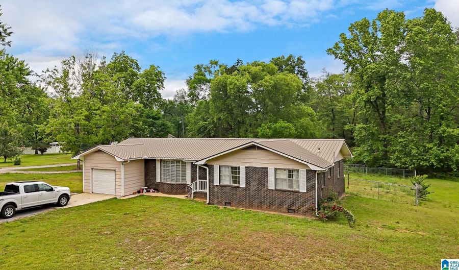 2819 MUD CREEK Rd, Adger, AL 35006 - 3 Beds, 2 Bath