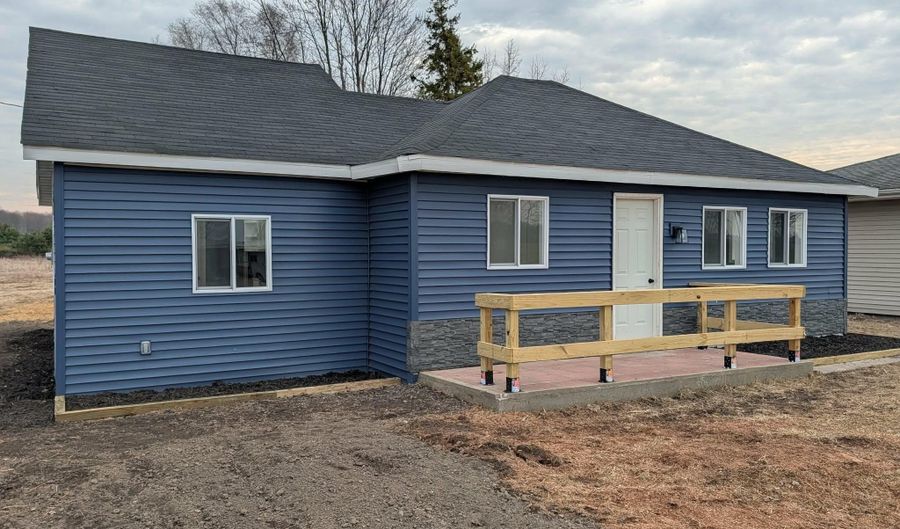 5526 N State Rd, Alma, MI 48801 - 2 Beds, 1 Bath