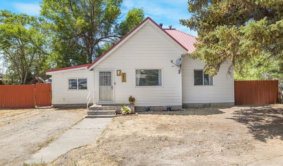 2031 Lawrence Ln, Blackfoot, ID 83221 - 3 Beds, 1 Bath