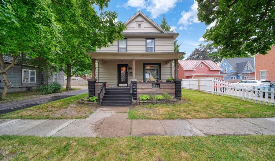 121 Dallas St, Adrian, MI 49221 - 4 Beds, 2 Bath