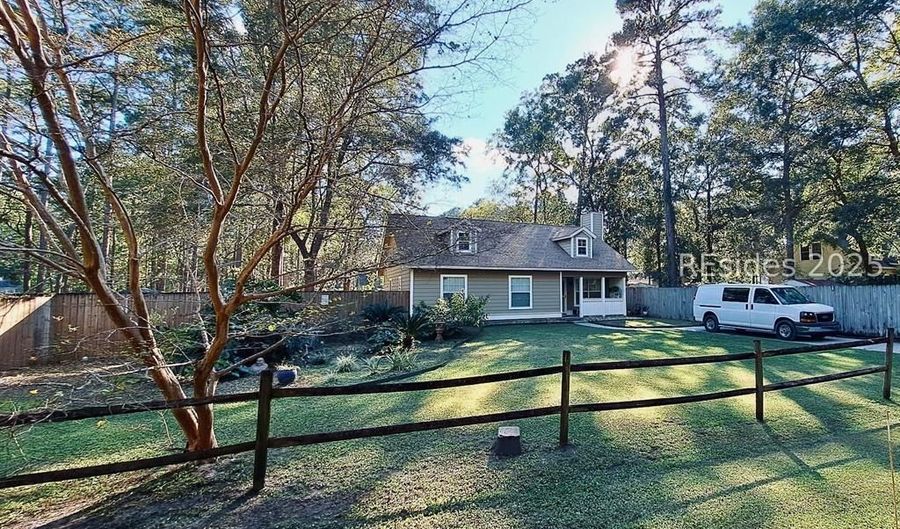 12 Mitchell Ct, Bluffton, SC 29910 - 3 Beds, 2 Bath