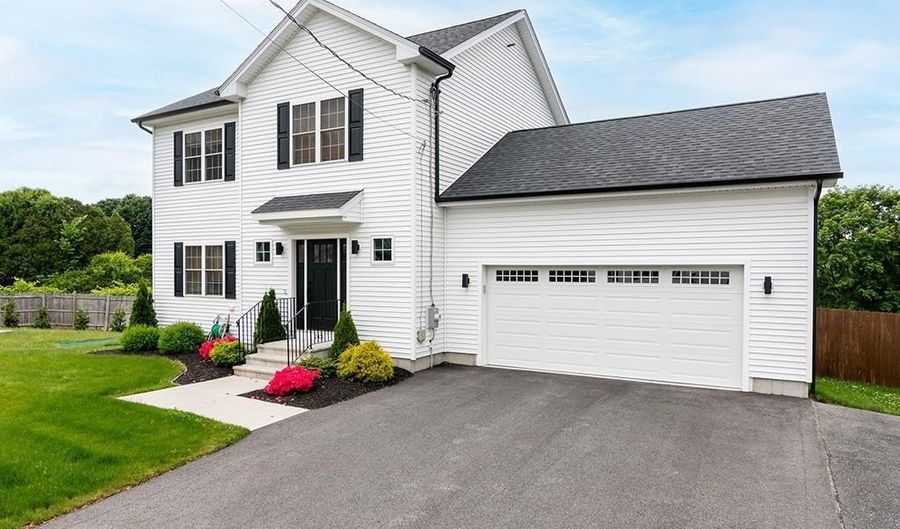 243 Simmonsville Ave, Johnston, RI 02919 - 2 Beds, 3 Bath