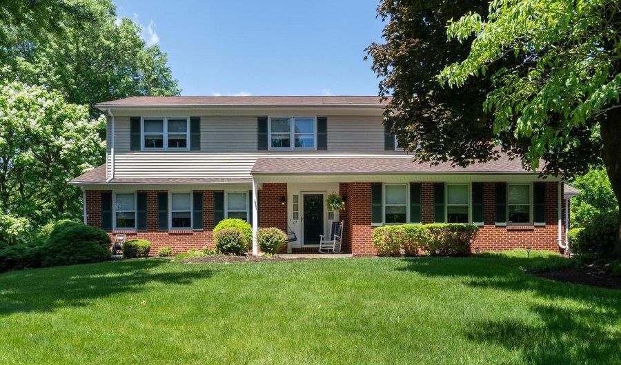 114 W SAVANNAH Dr, Bear, DE 19701 - 4 Beds, 3 Bath