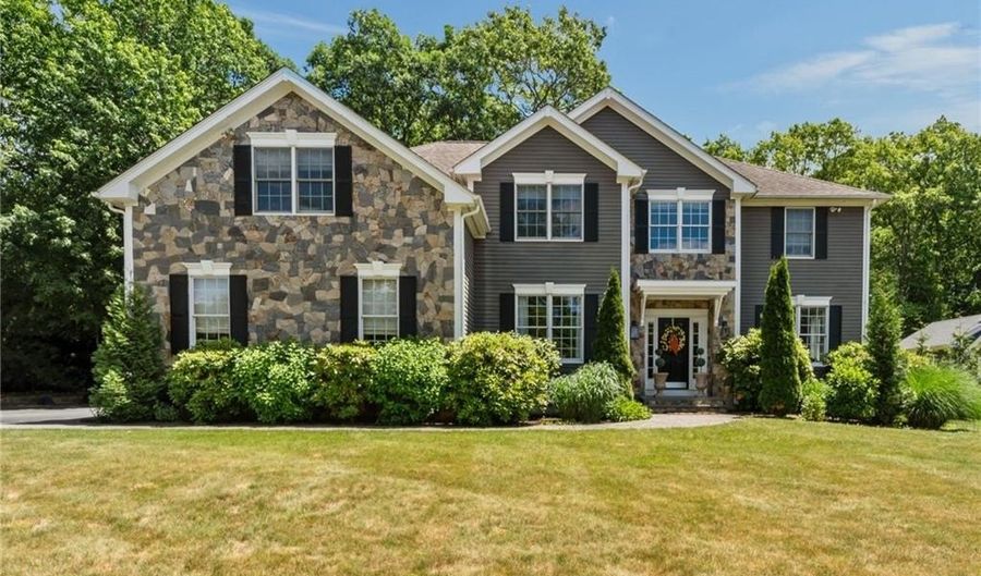 470 Sylvan Ct, North Kingstown, RI 02874 - 4 Beds, 3 Bath
