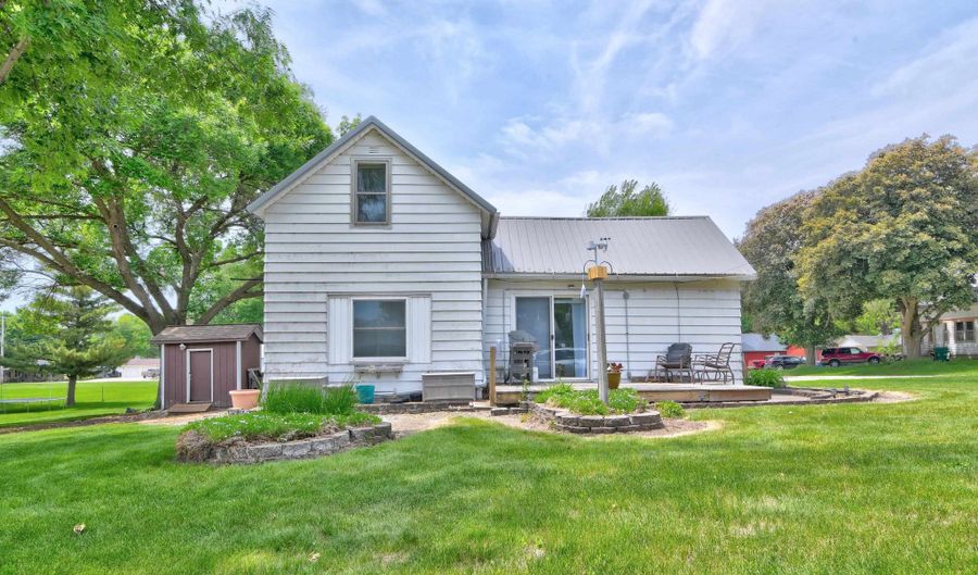 909 A Ave, Armstrong, IA 50514 - 3 Beds, 0 Bath