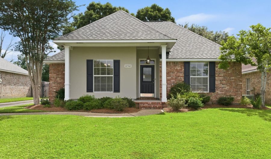 18341 Lake Indigo Dr, Baton Rouge, LA 70817 - 3 Beds, 2 Bath