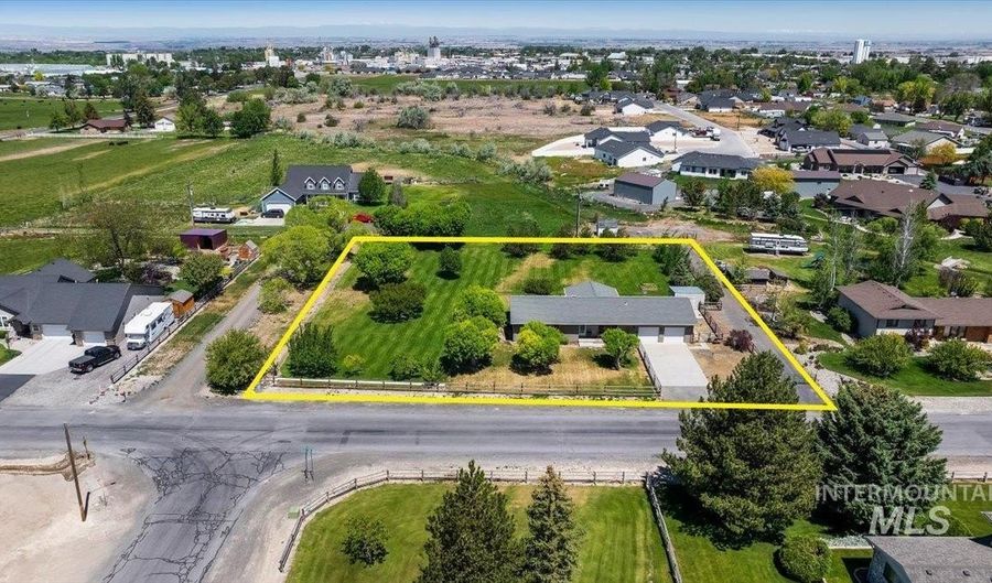 1030 Clear Creek Dr, Buhl, ID 83316 - 3 Beds, 2 Bath
