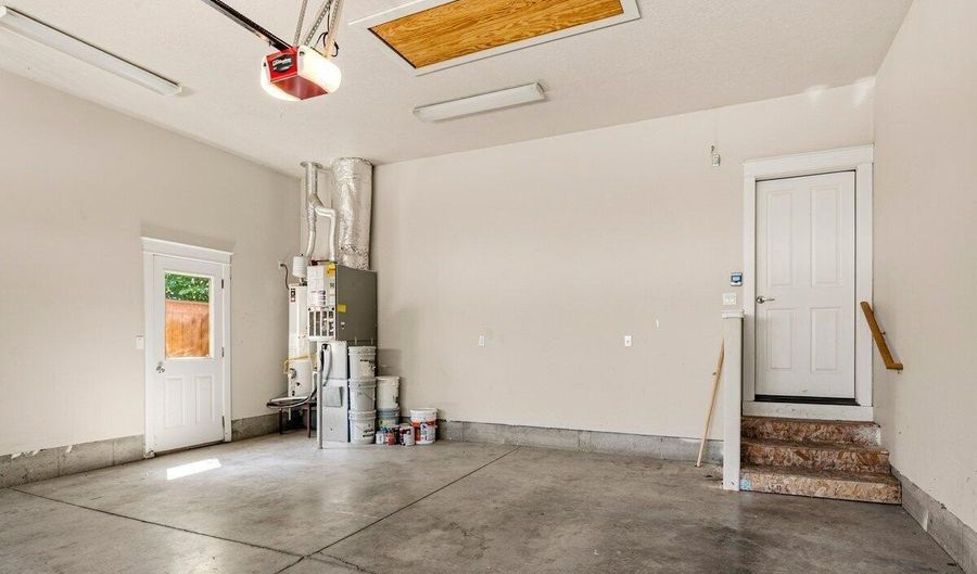 20651 NE Sierra Dr, Bend, OR 97701 - 3 Beds, 2 Bath