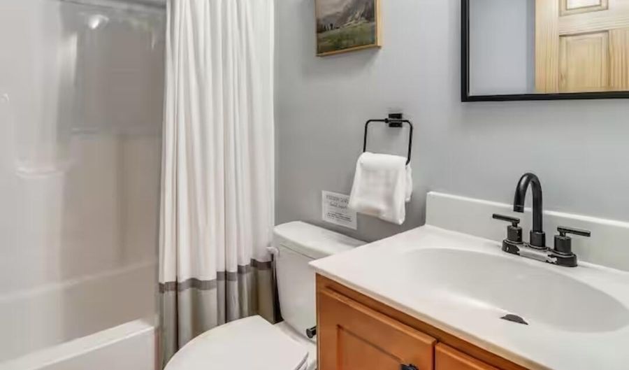 771 S Old Stage Rd, Albrightsville, PA 18210 - 4 Beds, 3 Bath