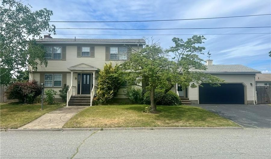 45 Rosemary St, Cranston, RI 02920 - 4 Beds, 3 Bath
