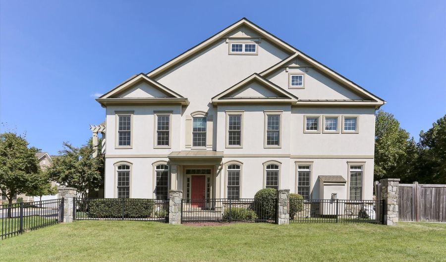 8205 RIVER QUARRY Pl, Bethesda, MD 20817 - 5 Beds, 5 Bath