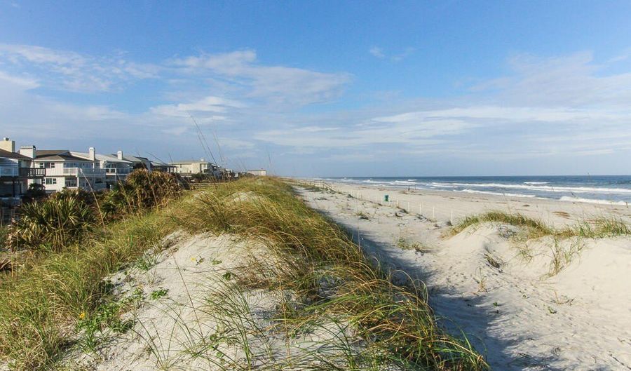 213 MARGARET St, Neptune Beach, FL 32266 - 2 Beds, 2 Bath
