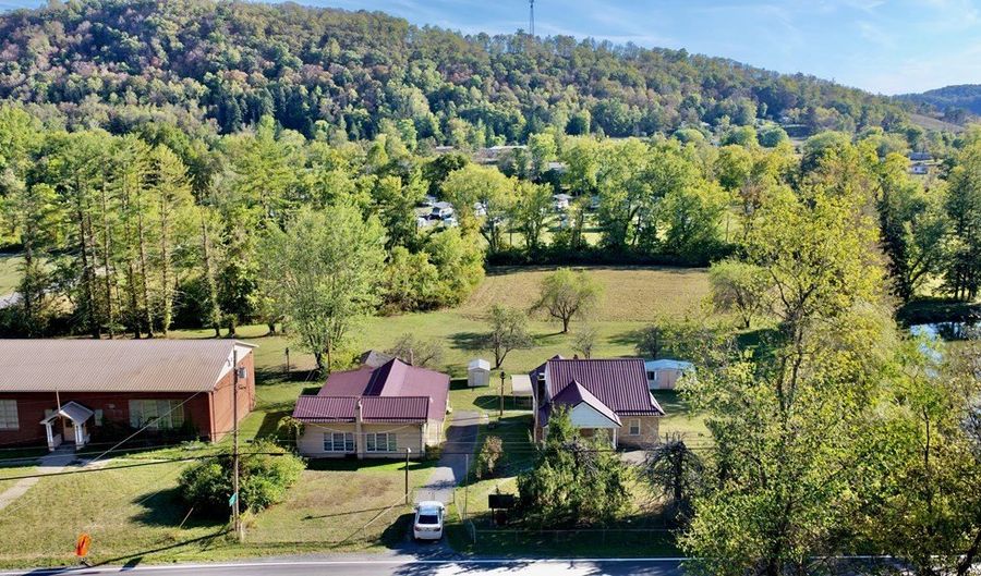 7886 State Highway 3, Alderson, WV 24910 - 7 Beds, 3 Bath