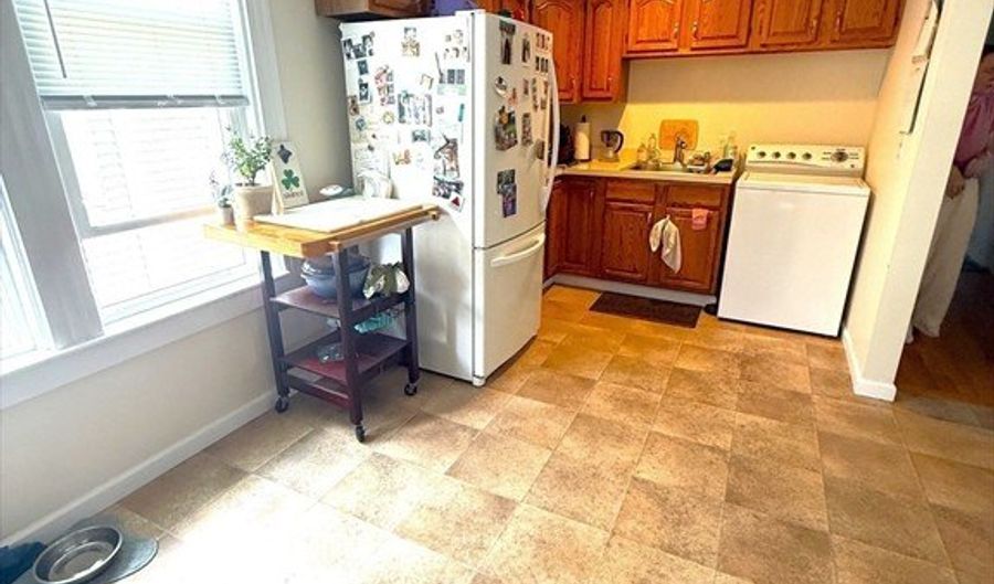 632 E 7th 2, Boston, MA 02127 - 3 Beds, 1 Bath