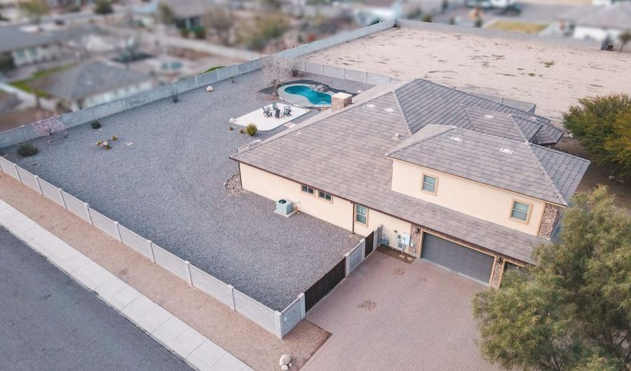 2320 N 51ST Ave, Central, AZ 85531 - 4 Beds, 5 Bath