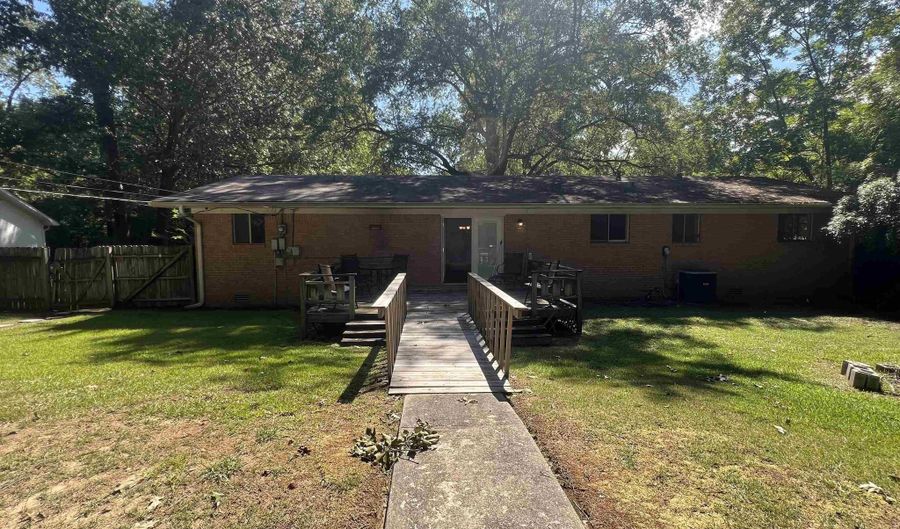 1522 Chris Dr, Benton, AR 72015 - 3 Beds, 2 Bath