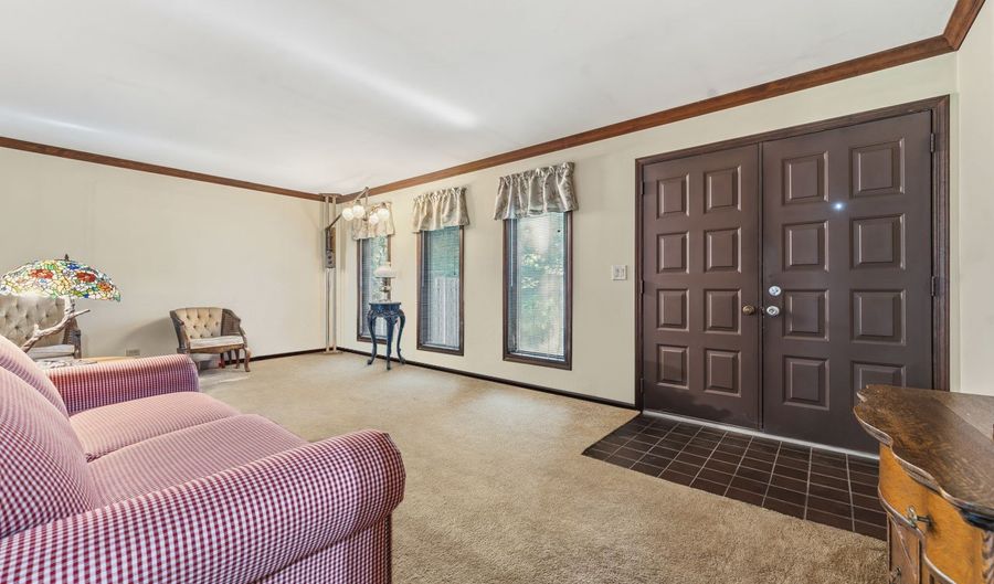 915 Carriage Dr, Algonquin, IL 60102 - 3 Beds, 3 Bath