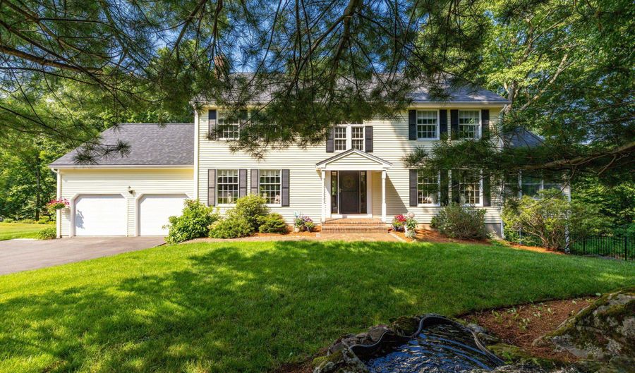 56 Larkspur Ln, Bristol, CT 06010 - 4 Beds, 4 Bath