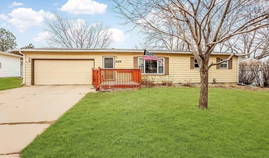 2105 E Sylvan Cir, Brandon, SD 57005 - 4 Beds, 2 Bath