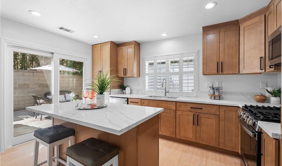 2 Chestnut Dr, Aliso Viejo, CA 92656 - 3 Beds, 3 Bath