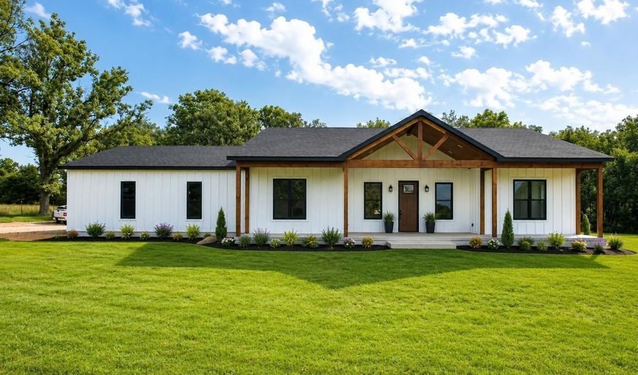 21696 Lawrence 1230, Aurora, MO 65605 - 3 Beds, 2 Bath