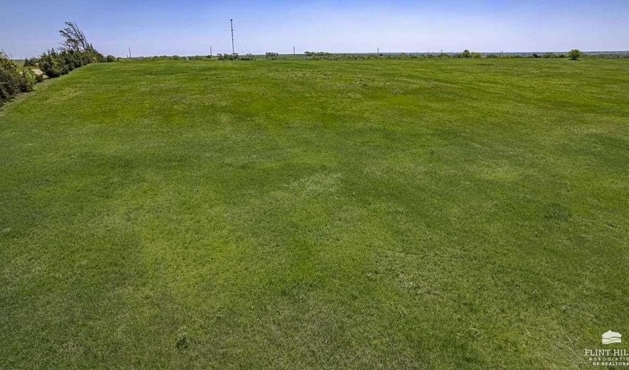 900 2400 Ave, Abilene, KS 67410 - 0 Beds, 0 Bath