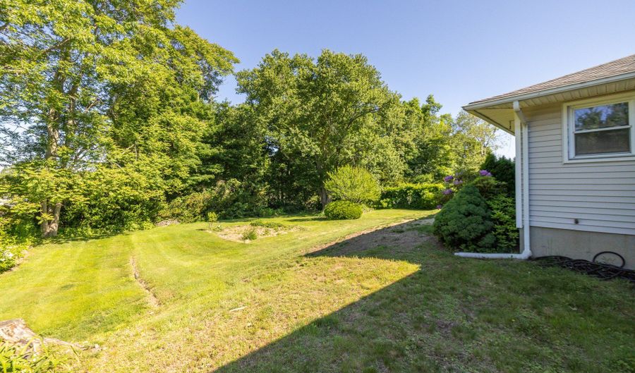 1757 Musso View Ave, Cheshire, CT 06410 - 4 Beds, 4 Bath