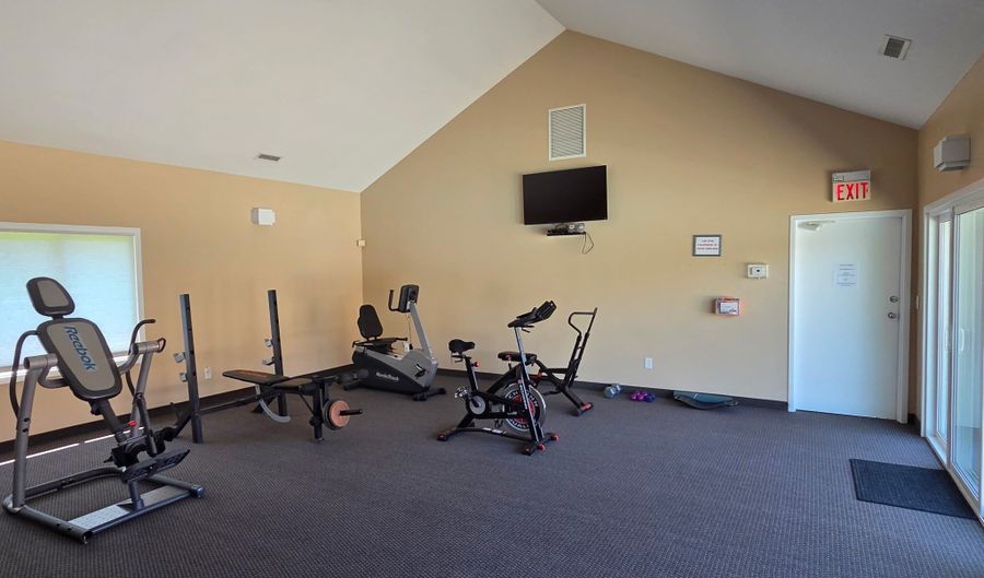 64 Montoya Dr 64, Branford, CT 06405 - 2 Beds, 2 Bath