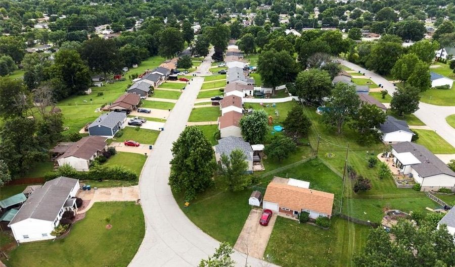 643 Washington Dr, Arnold, MO 63010 - 4 Beds, 2 Bath