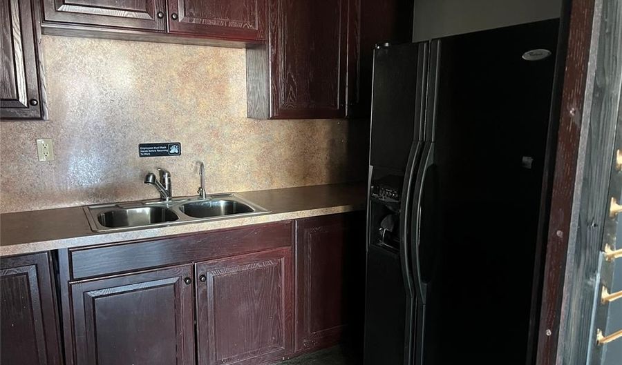 7106 NW 39th Expy, Bethany, OK 73008 - 0 Beds, 0 Bath