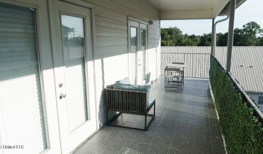 183 Mcdonnell Ave 305, Biloxi, MS 39531 - 2 Beds, 2 Bath