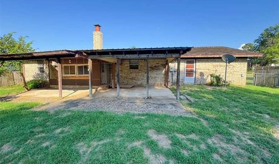 2705 Brookside Cir, McAlester, OK 74501 - 3 Beds, 2 Bath
