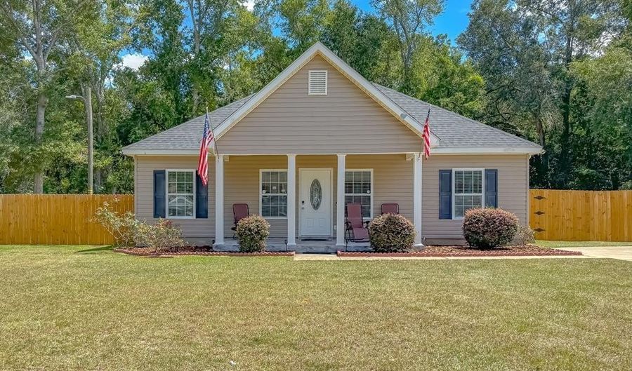 904 Timberlane Rd, Bainbridge, GA 39817 - 3 Beds, 2 Bath