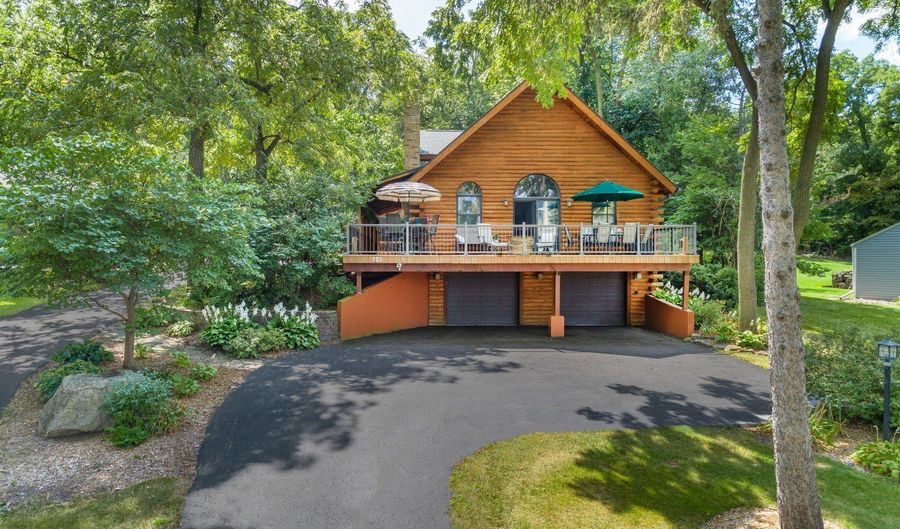723 N River Rd, Algonquin, IL 60102 - 3 Beds, 3 Bath