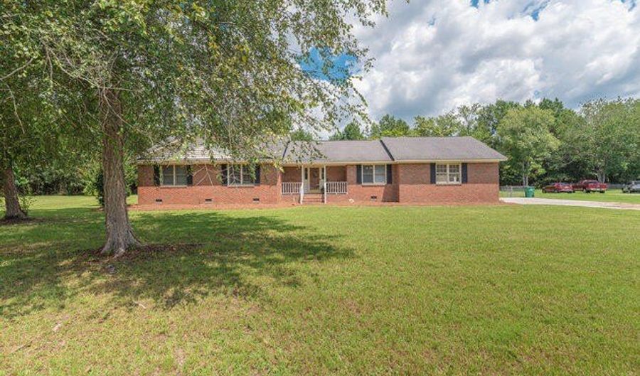 33 Laurel St, Barnwell, SC 29812 - 4 Beds, 3 Bath