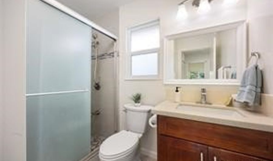 308 Mamaki St, Honolulu, HI 96821 - 2 Beds, 1 Bath