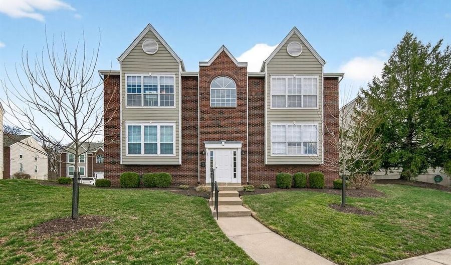 1327 Holgate Dr C, Ballwin, MO 63021 - 2 Beds, 2 Bath